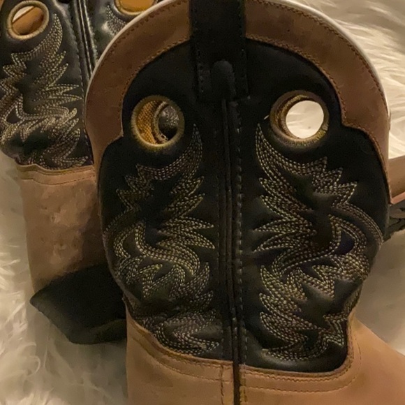 Brown and Black Western Boots - Picture 7 of 7